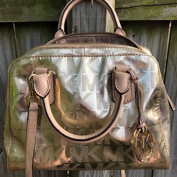 Metallic Gold Michael Kors Bucket Bag - Picture 3 of 8